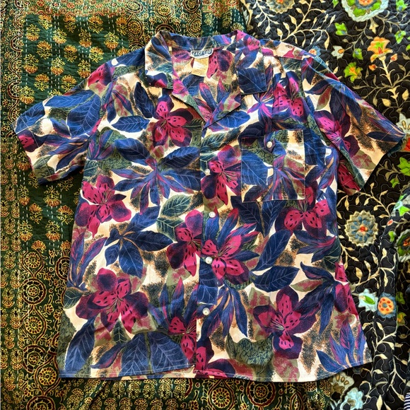 Vintage floral button down. - Picture 1 of 4